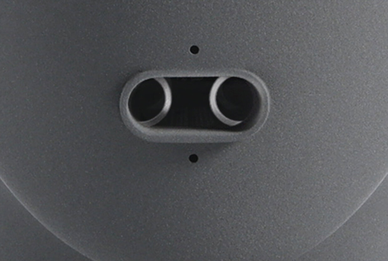 Close-up of fullband mouth of an artificial head