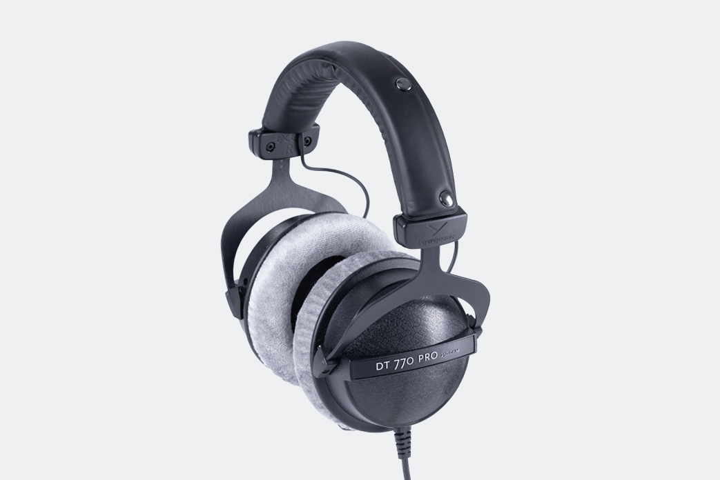 Electro dynamic headphones